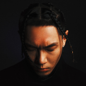 老头猛进少妇嫩缝内
